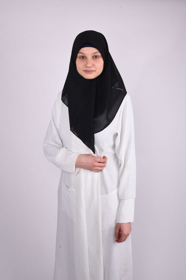 Wrinkled Black Hijab - Image 3