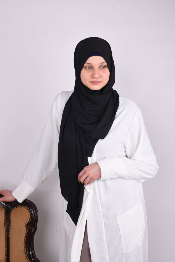 Wrinkled Black Hijab